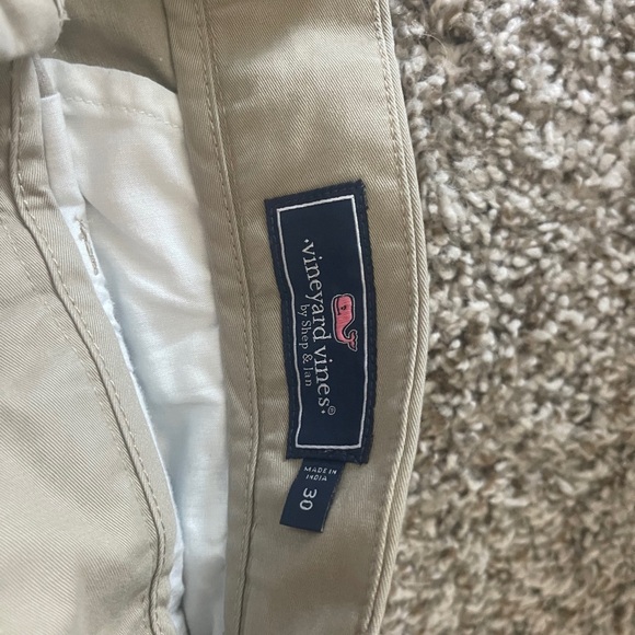 Vineyard vines shorts - Picture 2 of 4